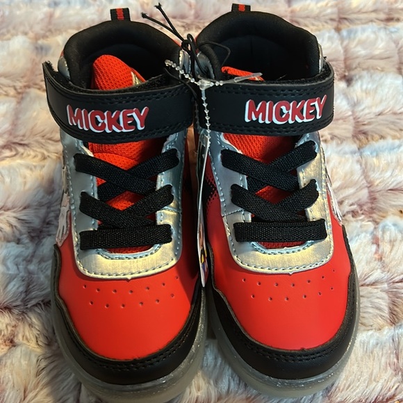 Disney Mickey Mouse kids light up sneakers 10 - Picture 2 of 7